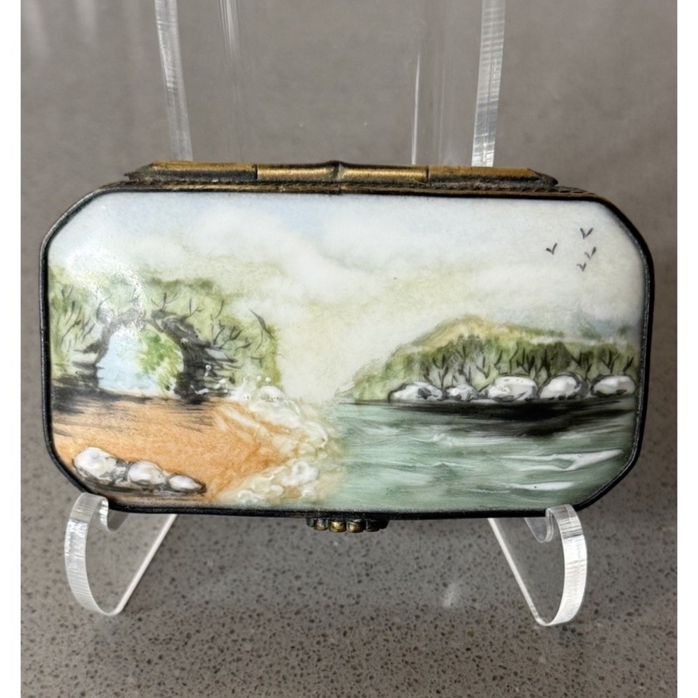VTG Limoges France Snuff  Trinket Pill Box Peint Main SIGNED LIMITED Edition - Picture 2 of 16